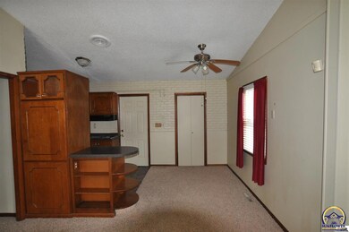908 SW 31st Terrace, Topeka, KS 66611 - photo 3