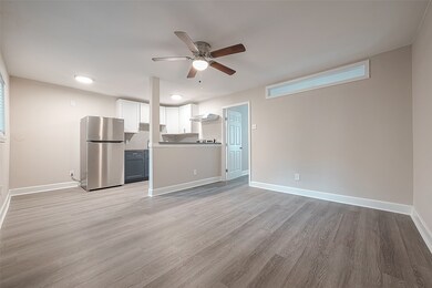 6810 Del Rio St unit 2, Houston, TX 77021 - photo 6
