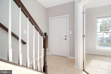 8192 Falls Grove Dr unit 11, Manassas, VA 20111 - photo 4