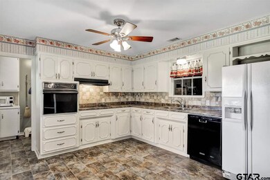 219 E Samuel St, Tyler, TX 75701 - photo 3