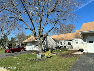 112 Pilatus Platz unit C, Freehold, NJ 07728 - photo 5