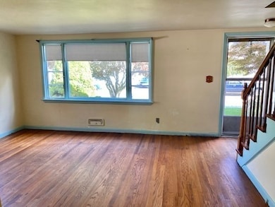 129 Durfee Rd, Tiverton, RI 02878 - photo 5