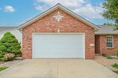 1668 Lakepointe Estates Dr, O Fallon, IL 62269 - photo 3