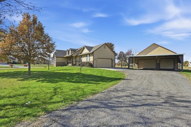 10622 Blue Water Ct, Clearwater, KS 67026 - photo 2