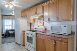 Lot 77 Lakewood kitchen 1