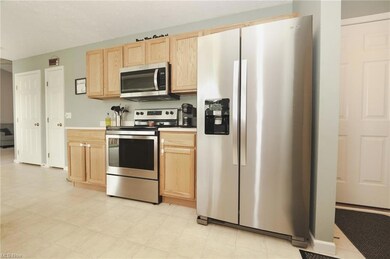 134 Stonefield Dr, Berea, OH 44017 - photo 7