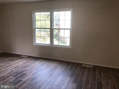 1805 Falcon Ct, Severn, MD 21144 - photo 3