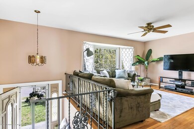 7 Clark Pl Middletown NJ 07748-large-005