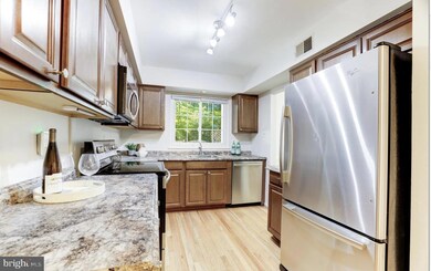 14913 Carriage Square Dr, Silver Spring, MD 20906 - photo 5