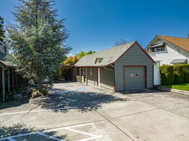 882 NE 7th St, Grants Pass, OR 97526 - photo 6
