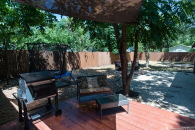 635 E Camp St, New Braunfels, TX 78130 - photo 4