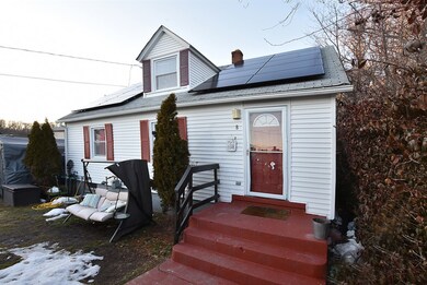 8 Clyde St, West Warwick, RI 02893 - photo 3