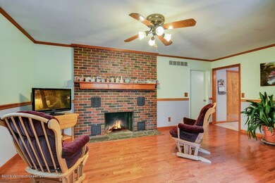 010_Family Room