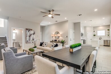 1618 W Lawndale Dr unit 18, San Antonio, TX 78209 - photo 4