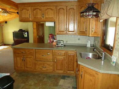 232 Old Oxford Rd, North Smithfield, RI 02896 - photo 2