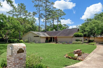 11709 Forest Glen St, Houston, TX 77024 - photo 4