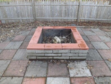 37 Osborne Rd, Albany, NY 12205 - photo 4