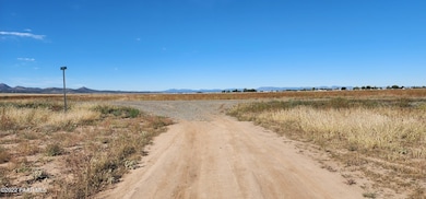 475 W Guymas Trail, Paulden, AZ 86334 - photo 3