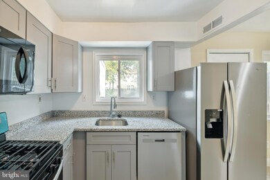 6727 Vermont Ct, Hyattsville, MD 20785 - photo 7