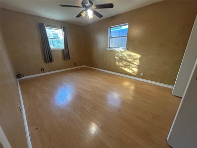 411 E Grand Ave, Comanche, TX 76442 - photo 5