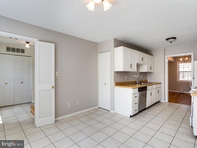 2302 Wheystone Ct, Vienna, VA 22182 - photo 6