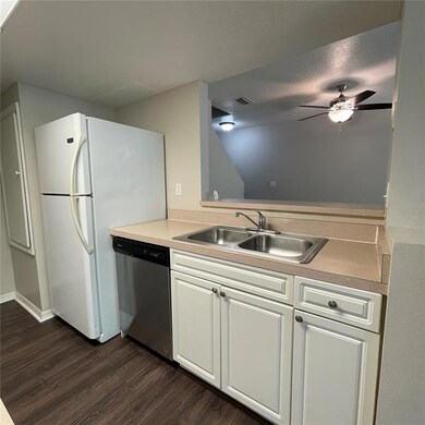 2816 Fan Palm Dr unit M, Davenport, FL 33897 - photo 7