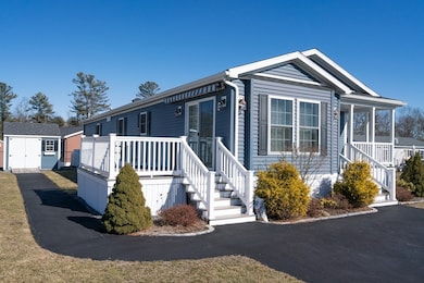 81 Linsay Dr, Raynham, MA 02767 - photo 2