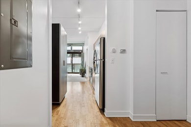 660 W Wayman St unit 302, Chicago, IL 60661 - photo 2