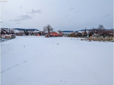 2207 N Maple St, La Grande, OR 97850 - photo 4