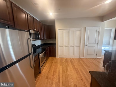 8470 Ice Crystal Dr unit B, Laurel, MD 20723 - photo 2