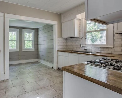 1126 W Woodard St, Denison, TX 75020 - photo 7