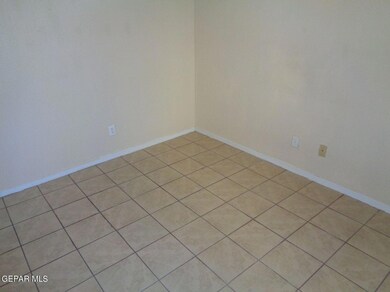 10633 Springwood Dr unit C, El Paso, TX 79935 - photo 6