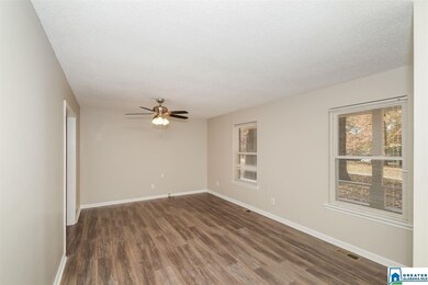 330 Navajo Pines Dr, Alabaster, AL 35007 - photo 2