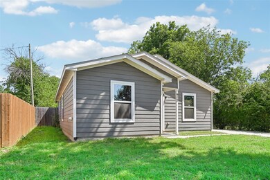 617 E Wardville St, Cleburne, TX 76031 - photo 3