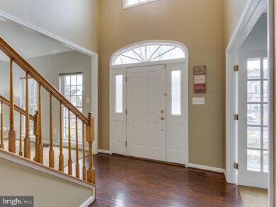 4406 Harbour Town Dr, Beltsville, MD 20705 - photo 2