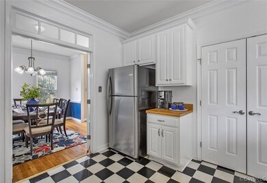Large Pantry. Refrigerator conveys.