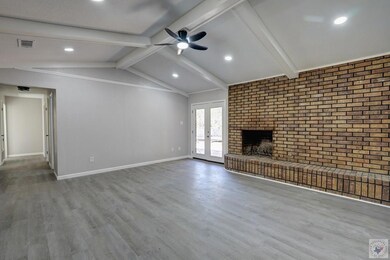 813 Elaine Dr, Wake Village, TX 75501 - photo 5