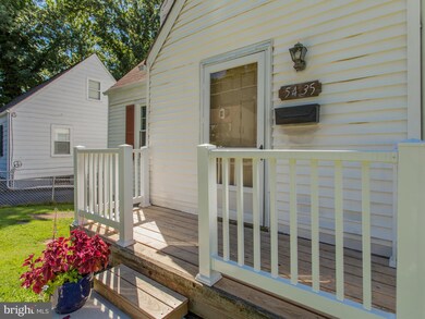 5435 Taussig Rd, Bladensburg, MD 20710 - photo 2