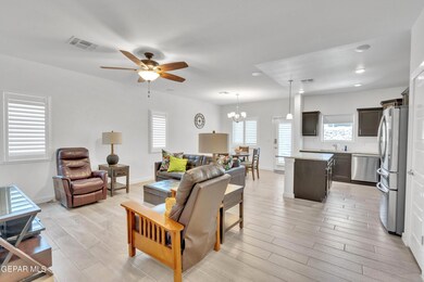 13857 Lago Vista Ave, Horizon City, TX 79928 - photo 4