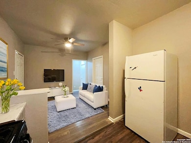 378 E Petaluma Blvd unit B, San Antonio, TX 78221 - photo 3