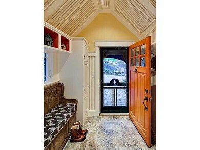 Foyer.