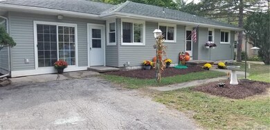 5562 Mapleton Rd, Lockport, NY 14094 - photo 2