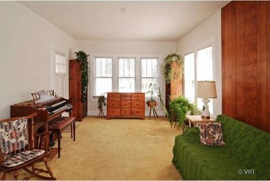 292 N Myrtle Ave, Elmhurst, IL 60126 - photo 2