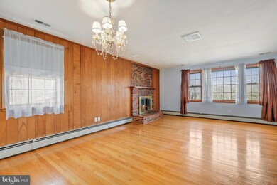 7400 Locust Dr, Hanover, MD 21076 - photo 7