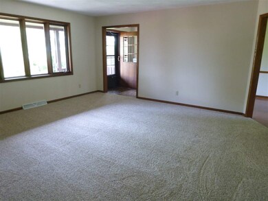 6014 Adams Rd, Fitchburg, WI 53575 - photo 4