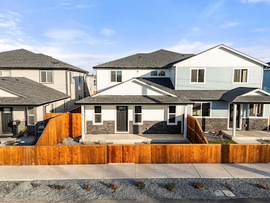 4730 Gebhard Rd, Central Point, OR 97502 - photo 2