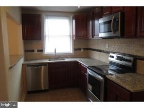 308 N Maple Ave, Lansdowne, PA 19050 - photo 4