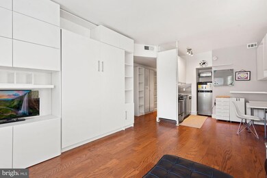 1669 Columbia Rd NW unit 302, Washington, DC 20009 - photo 7