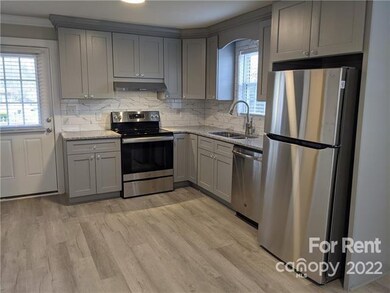 875 Opal St, Statesville, NC 28677 - photo 3