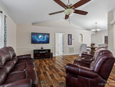 107 Foy Ln, Statesville, NC 28625 - photo 4